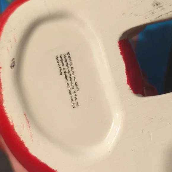 Red M&M's Soap dispenser 1999 - Picture 3 of 8